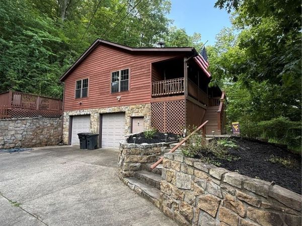 645 Casdorph Road, Charleston, WV 25312