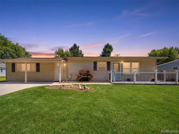 6271 Stephen, Green Oak Twp, MI 48116