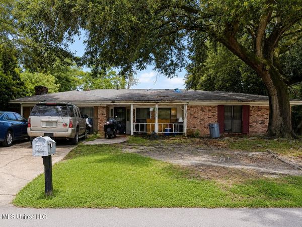 4911 Cannes Circle, Pascagoula, MS 39581