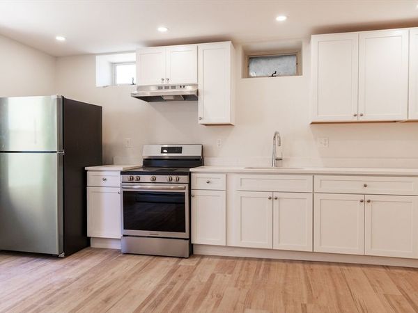 71 Friend St, Unit 1L, Gloucester, MA 01930