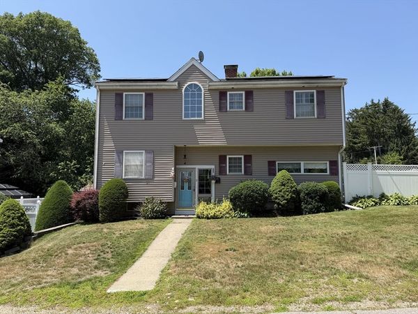 3 Walnut Knolls, Canton, MA 02021