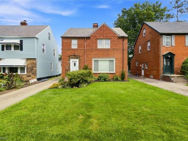 3953 Bushnell Road, University Heights, OH 44118 Photo 2