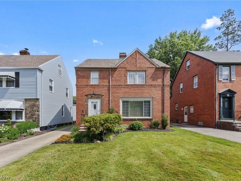 3953 Bushnell Road, University Heights, OH 44118 Photo 2