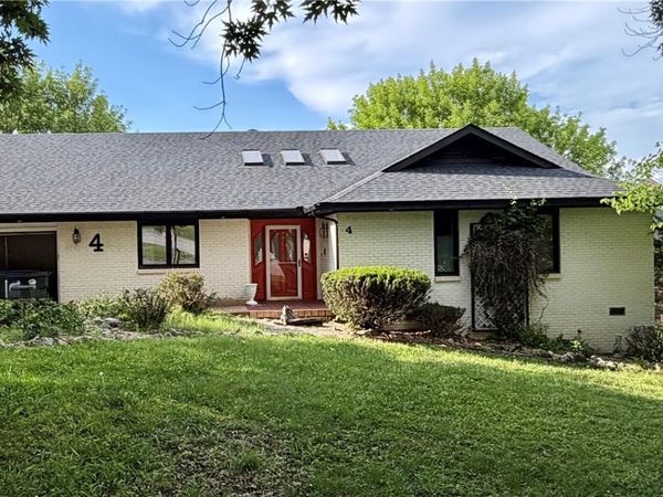 4 Fairway Place, Eureka Springs, AR 72631