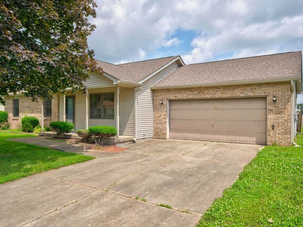 2530 Cedarridge , Columbus, IN 47203