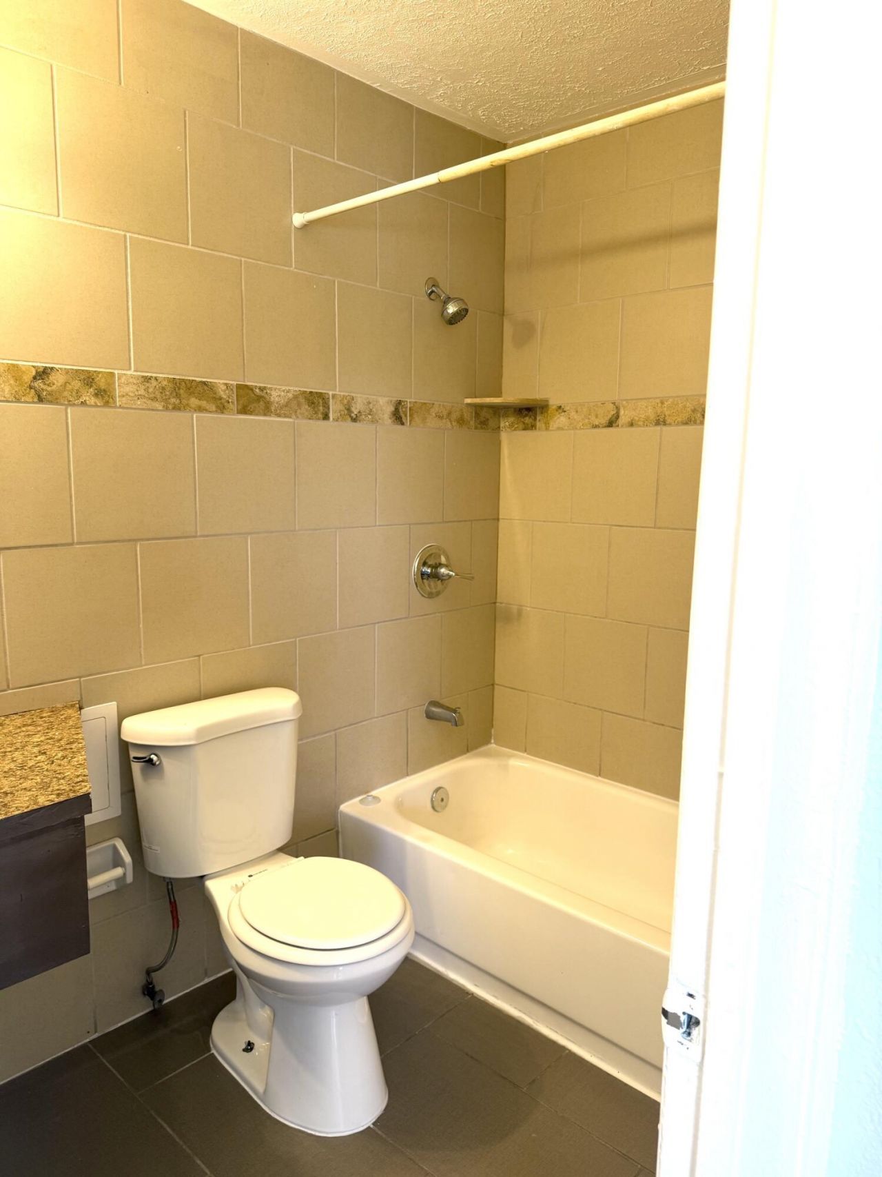 605 N Federal Highway, Unit 14, Lake Worth Beach, FL 33460 Photo