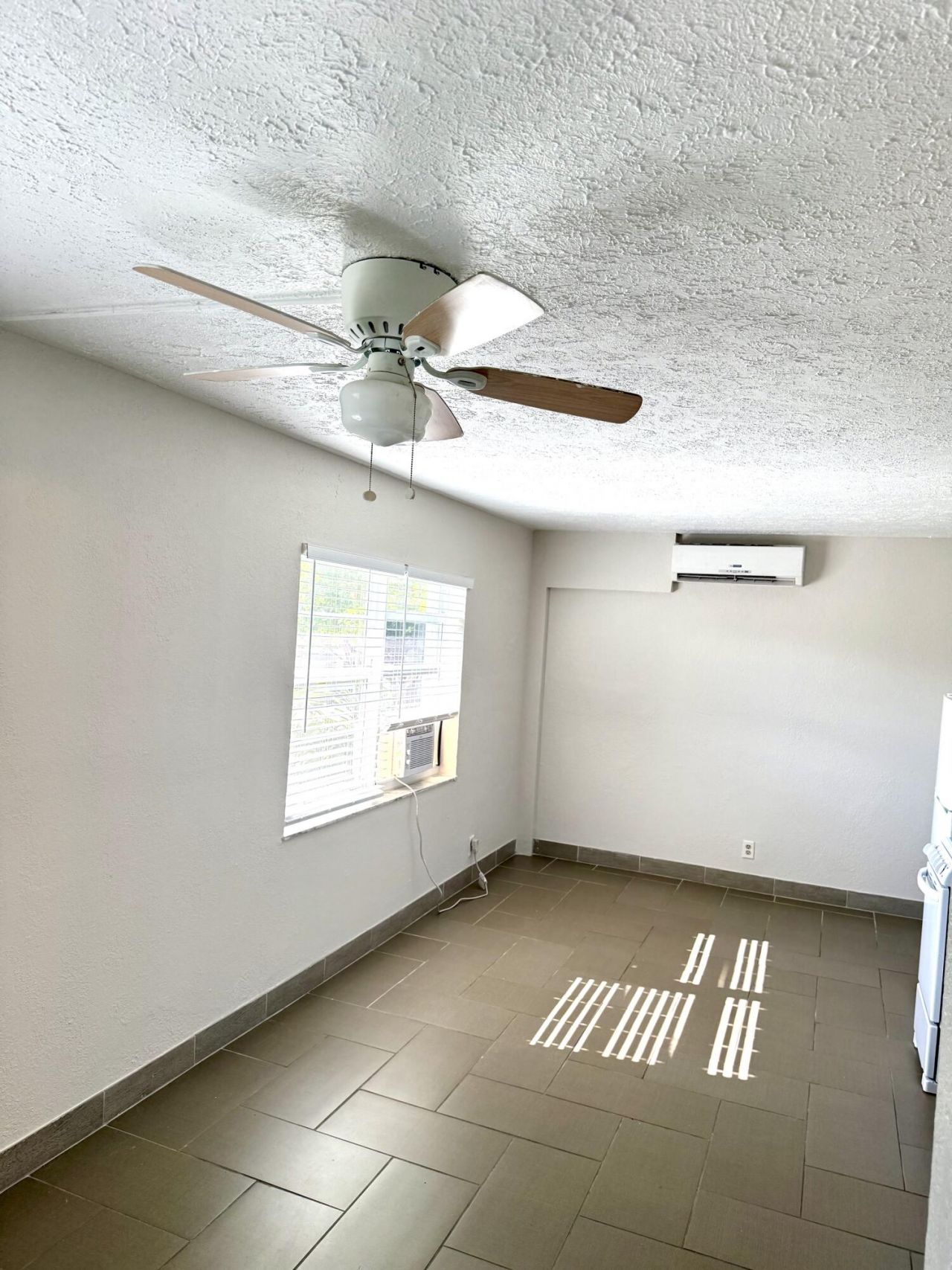 605 N Federal Highway, Unit 14, Lake Worth Beach, FL 33460 Photo