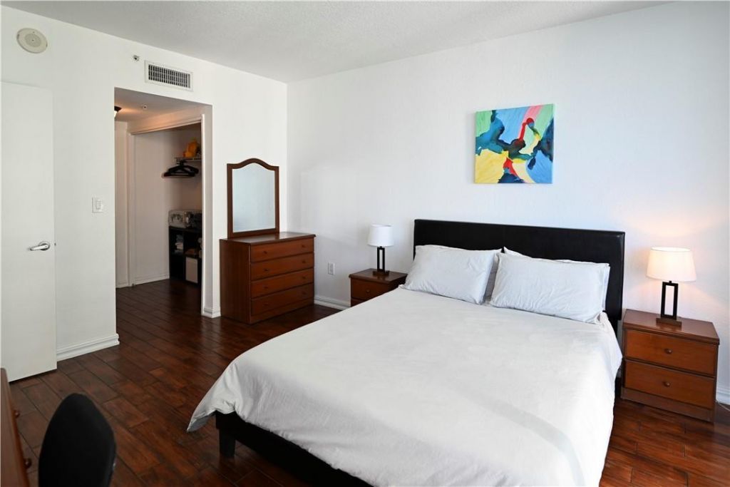 1750 N Bayshore Drive, Unit 2403, Miami, FL 33132 Photo