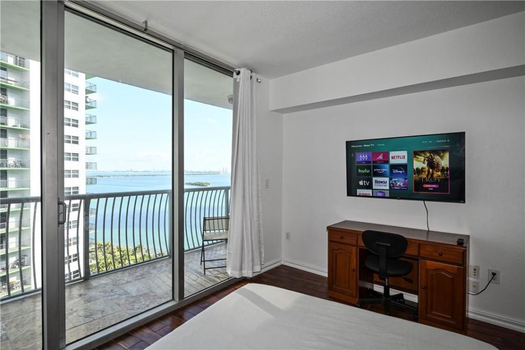 1750 N Bayshore Drive, Unit 2403, Miami, FL 33132 Photo