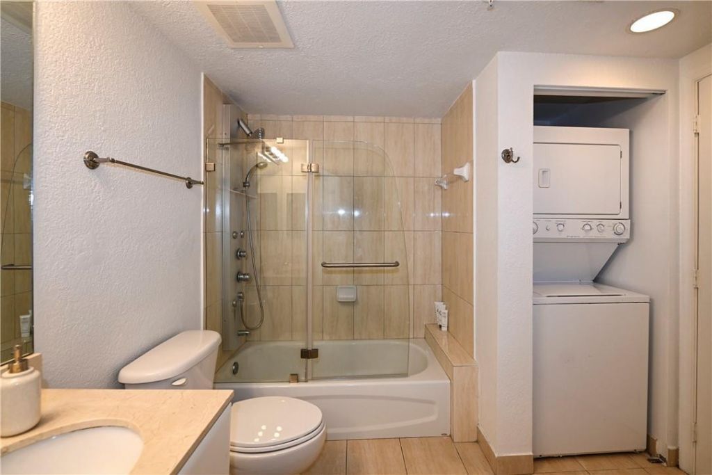 1750 N Bayshore Drive, Unit 2403, Miami, FL 33132 Photo