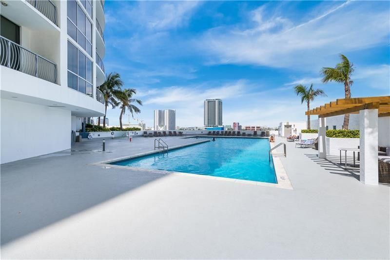 1750 N Bayshore Drive, Unit 2403, Miami, FL 33132 Photo