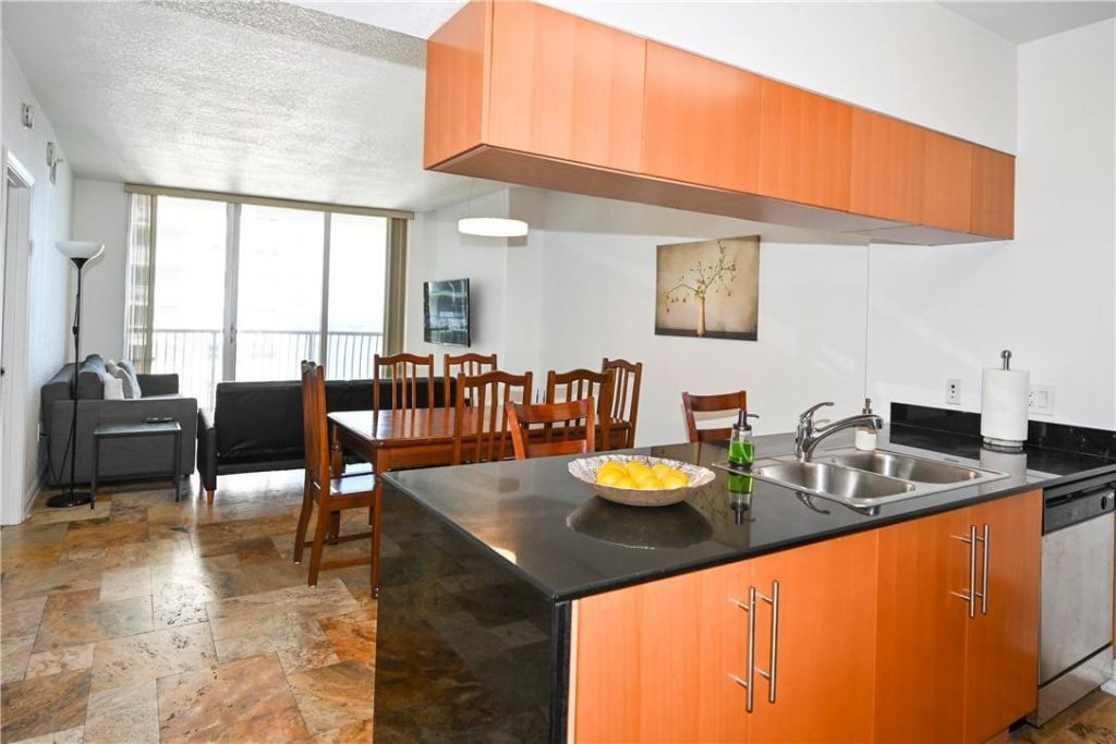 1750 N Bayshore Drive, Unit 2403, Miami, FL 33132 Photo