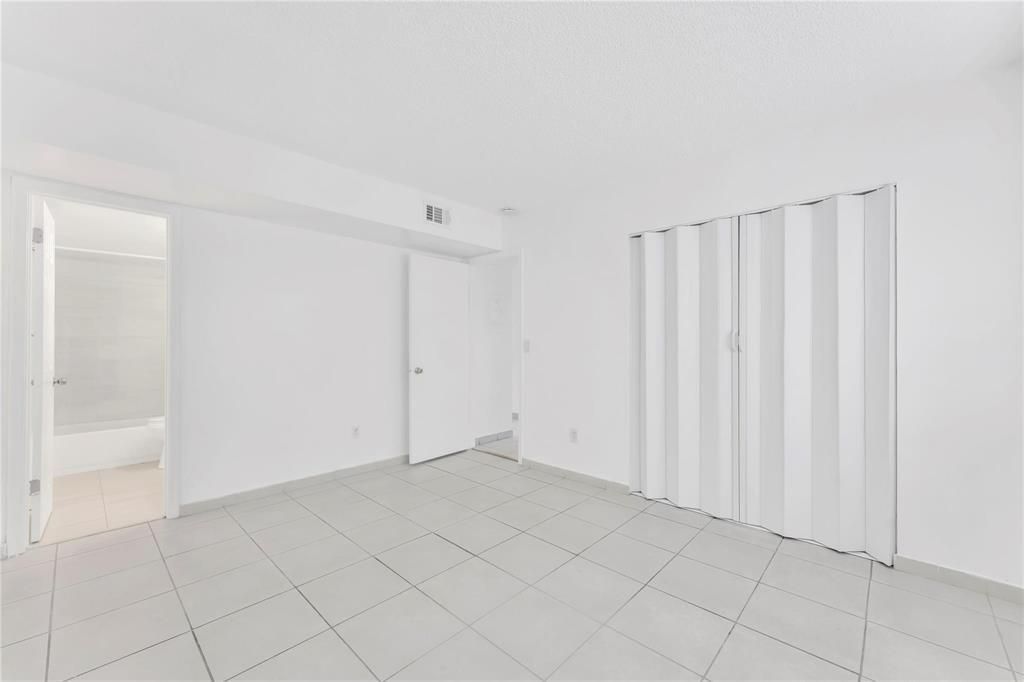 6705 W 26th Drive, Unit 12-7, Hialeah, FL 33016 Photo