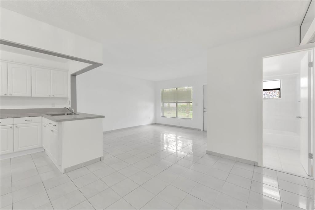 6705 W 26th Drive, Unit 12-7, Hialeah, FL 33016 Photo