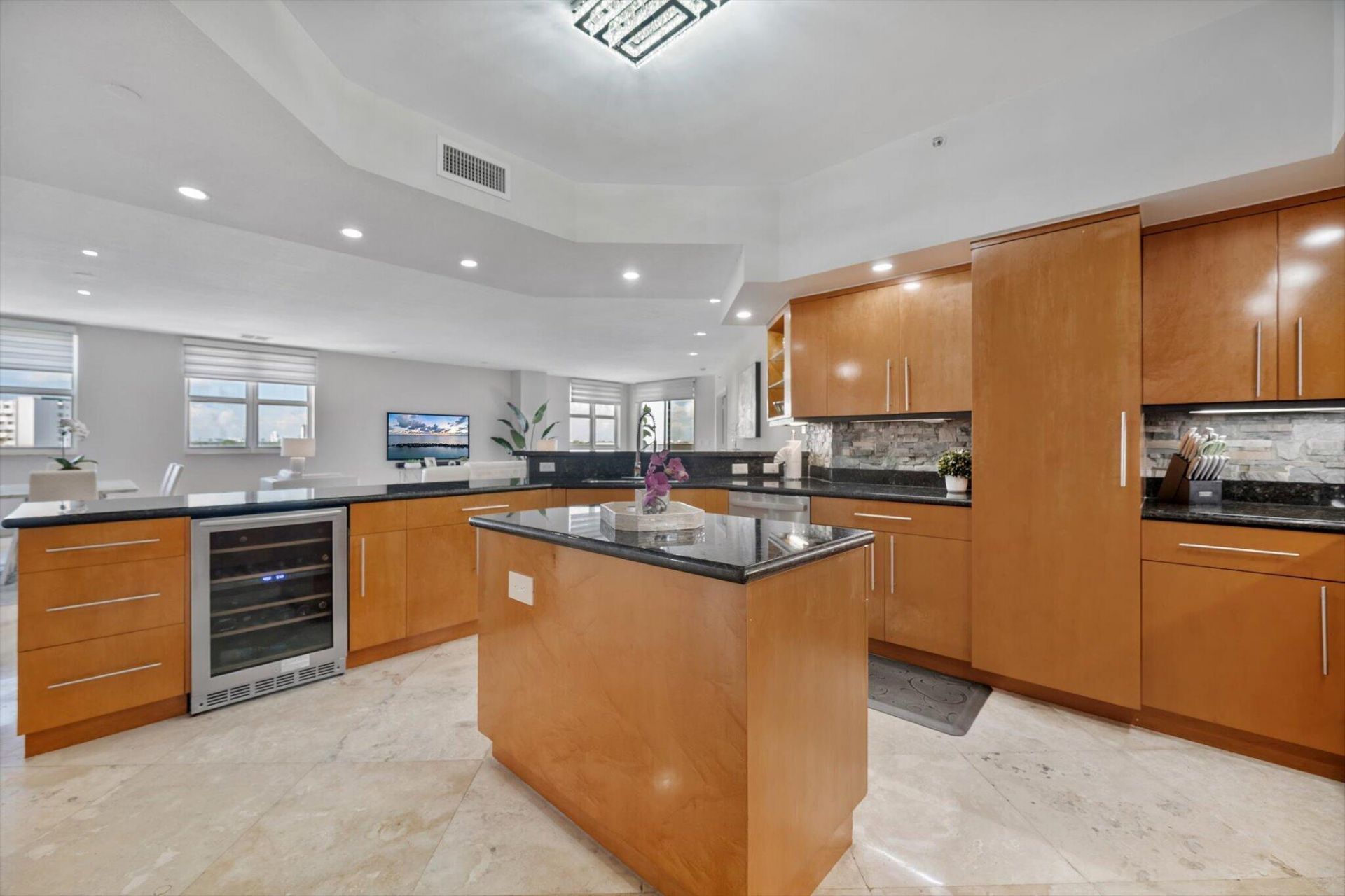 615 Bayshore Drive, Unit 603, Fort Lauderdale, FL 33304 Photo