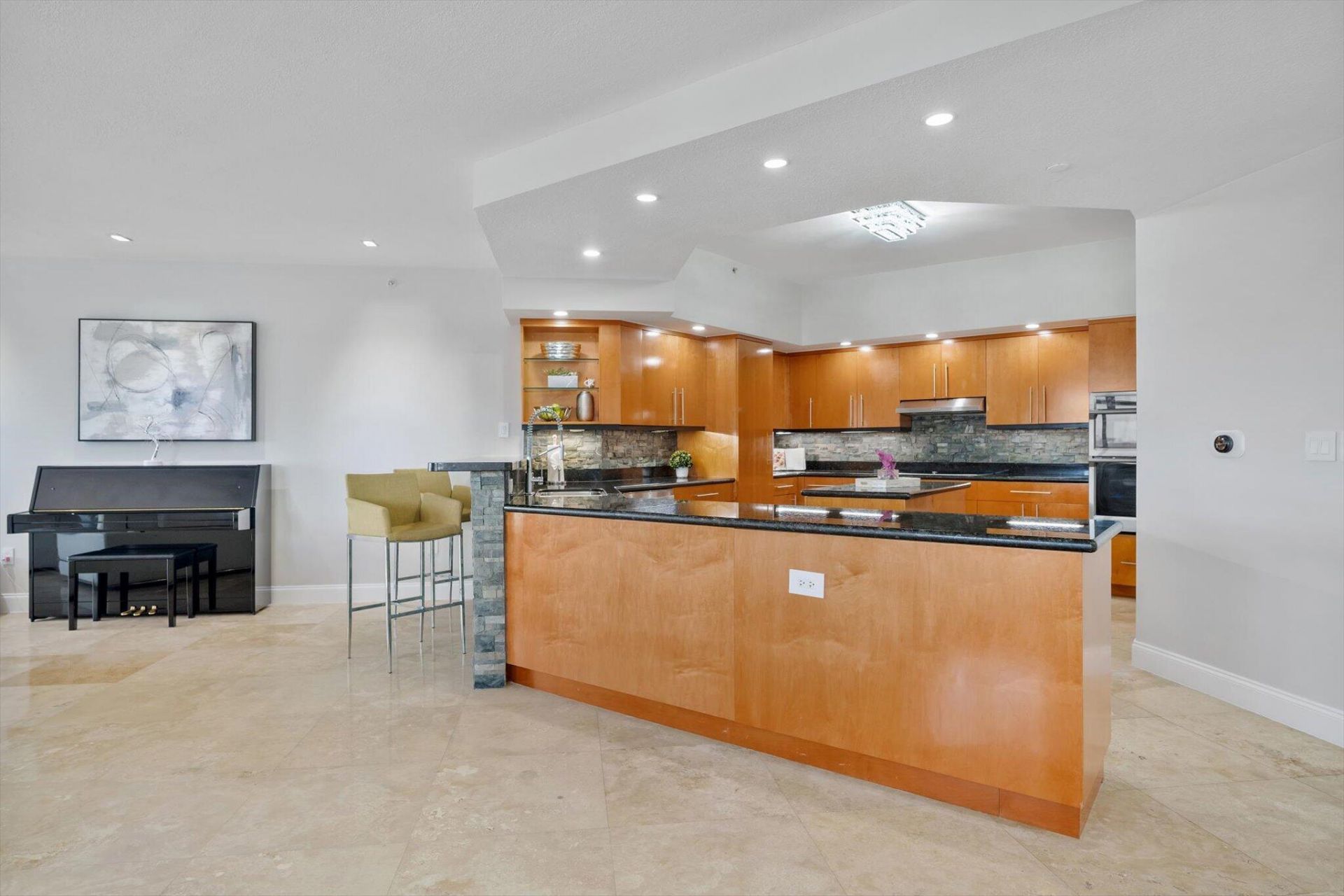615 Bayshore Drive, Unit 603, Fort Lauderdale, FL 33304 Photo