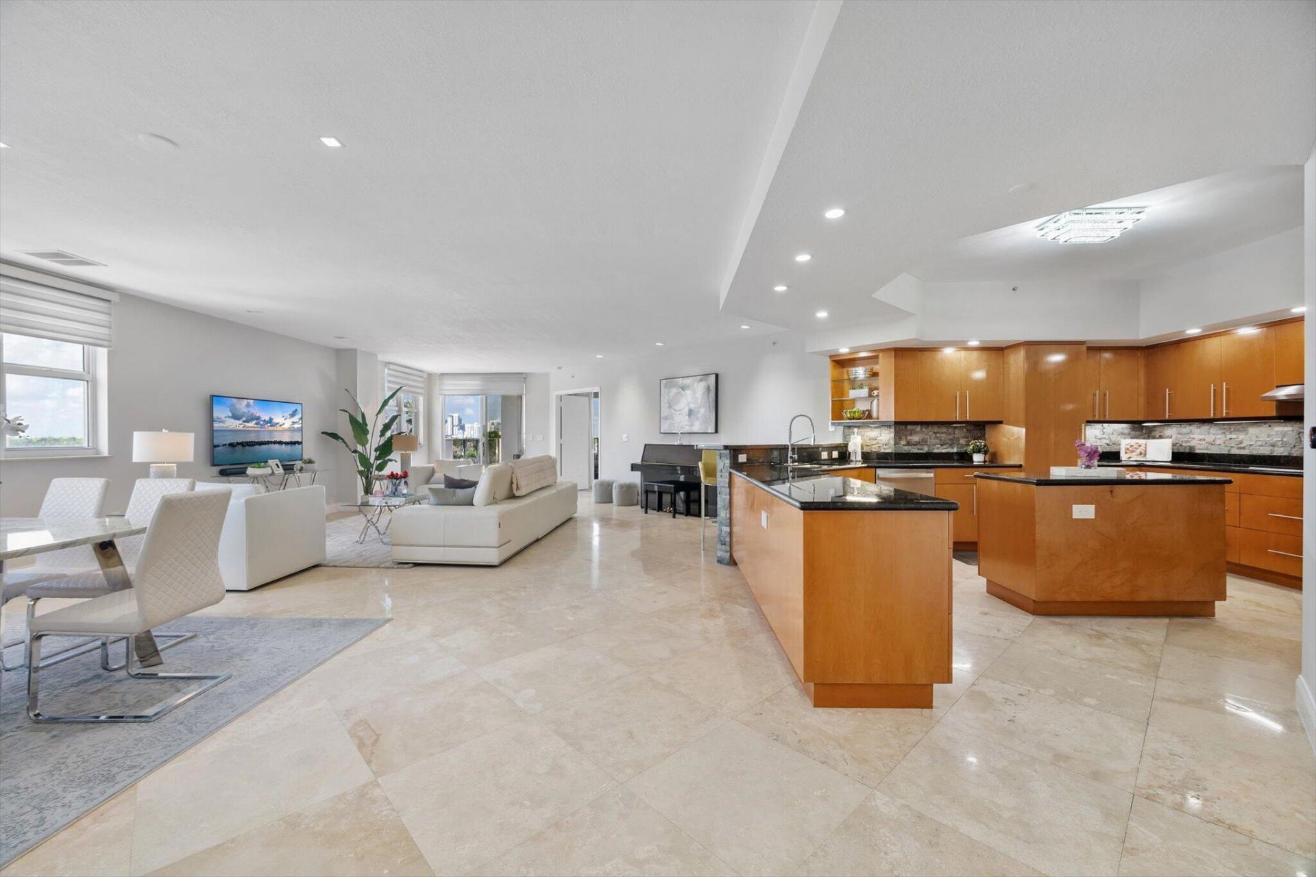 615 Bayshore Drive, Unit 603, Fort Lauderdale, FL 33304 Photo