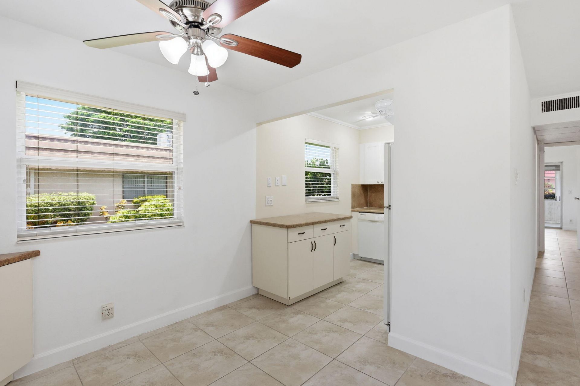 164 Seville G, Delray Beach, FL 33446 Photo