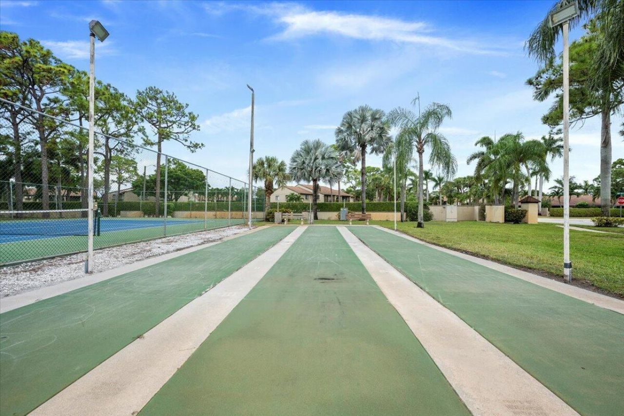 708 Sunny Pine Way, Unit B1, Greenacres, FL 33415 Photo