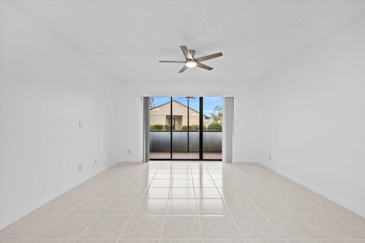 708 Sunny Pine Way, Unit B1, Greenacres, FL 33415 Photo