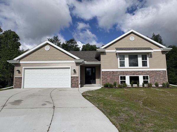 269 Cardinal DRIVE, Sullivan, WI 53178