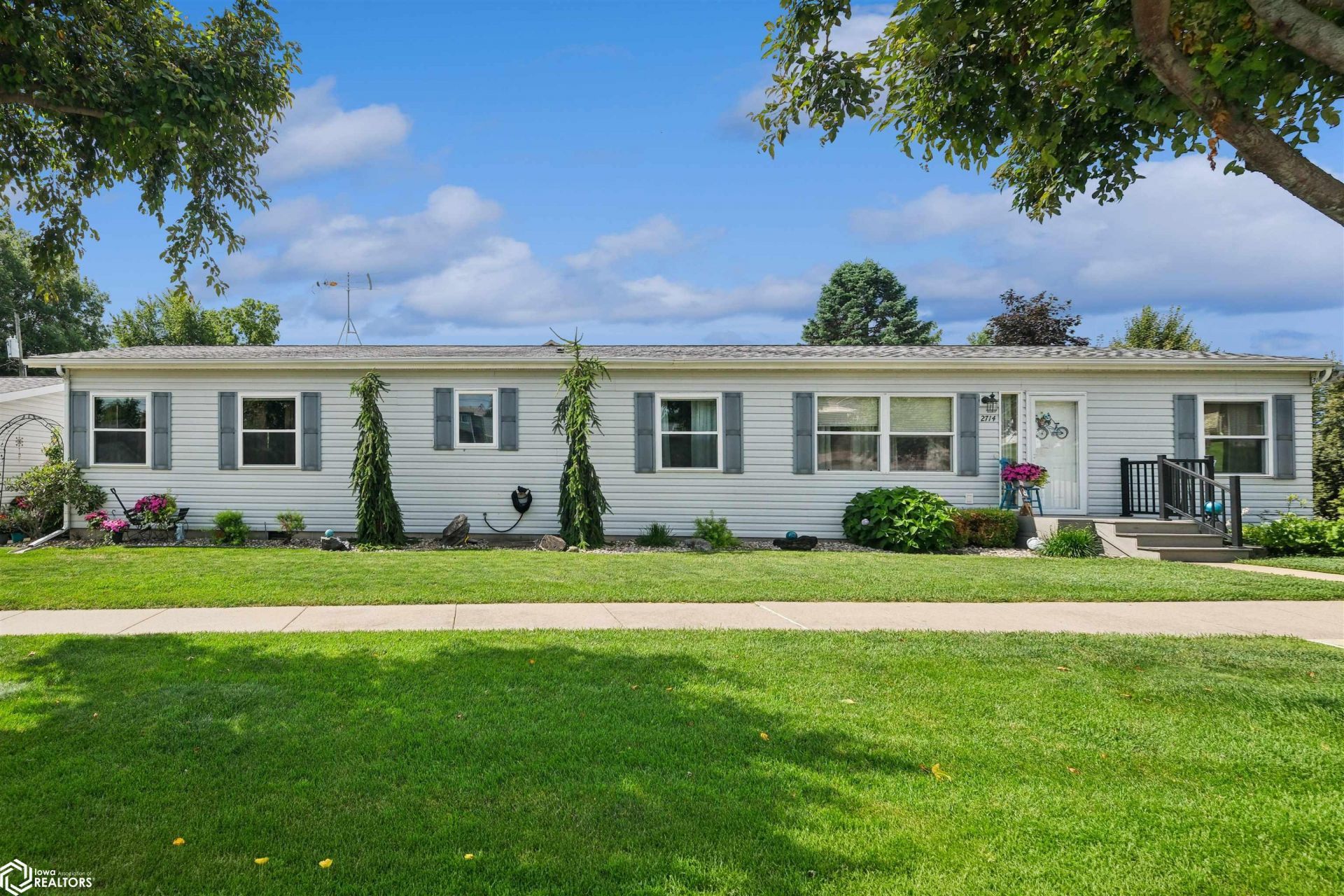 2714 Arnold Drive, Marshalltown, IA 50158 Main Photo