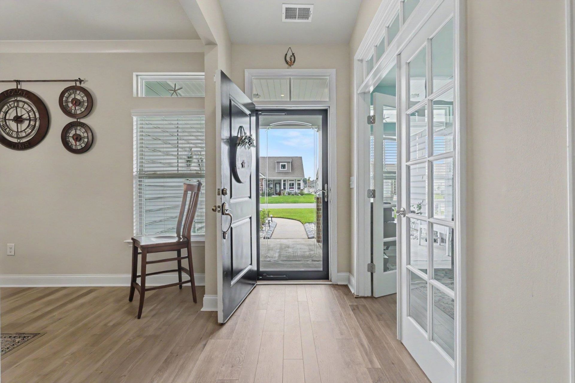 1108 Harbison Circle  Photo 4