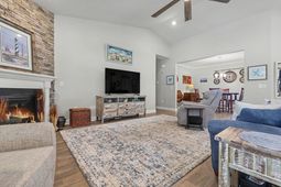 1108 Harbison Circle  photo 4
