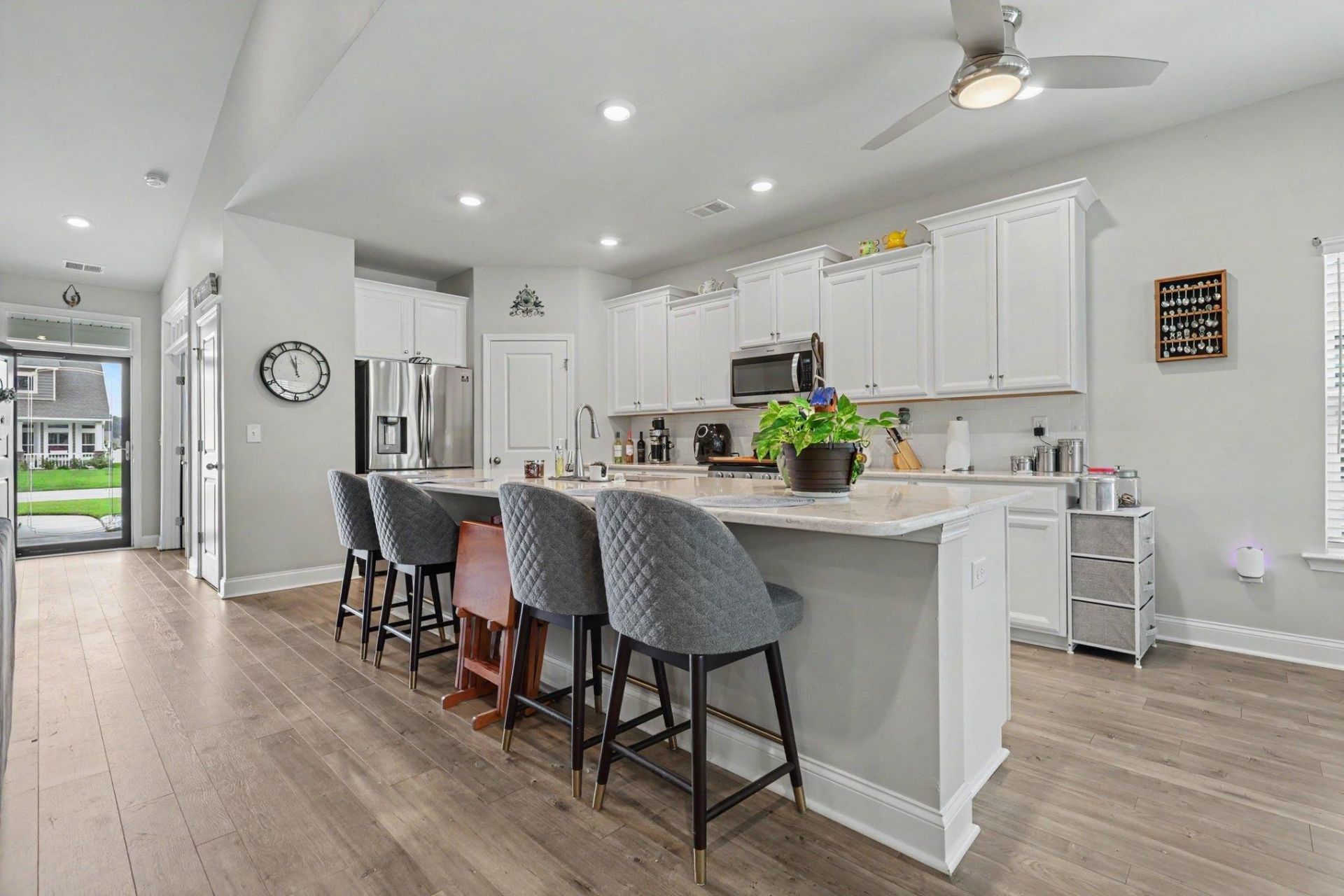 1108 Harbison Circle  Photo 8