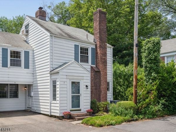 14 Bancroft Pl, Fair Lawn, NJ 07410