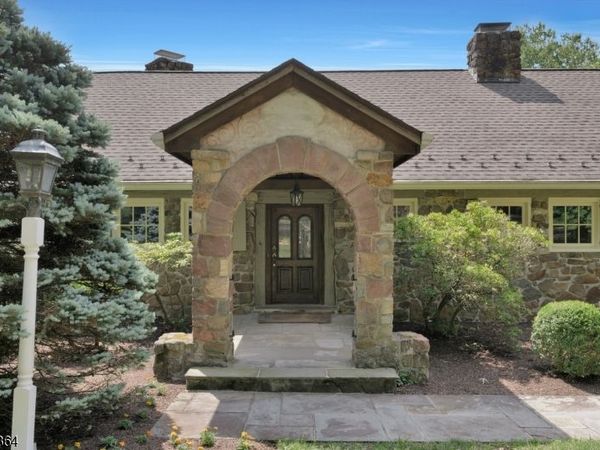 112 Dreahook Rd, Readington, NJ 08833