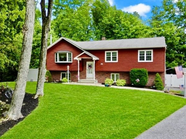 35 Deerfield Dr, Hardyston, NJ 07416