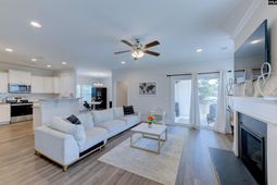 404 Lombard Way  photo 4