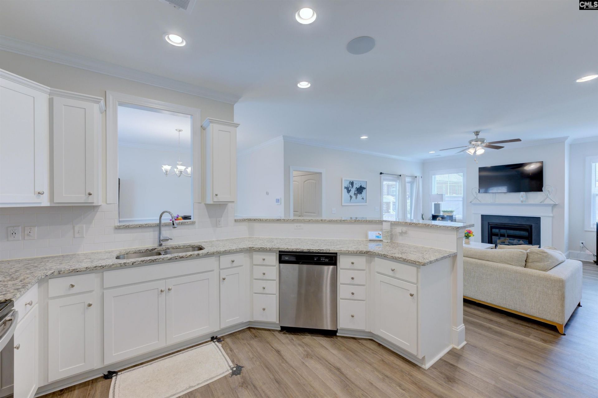 404 Lombard Way  Photo 9