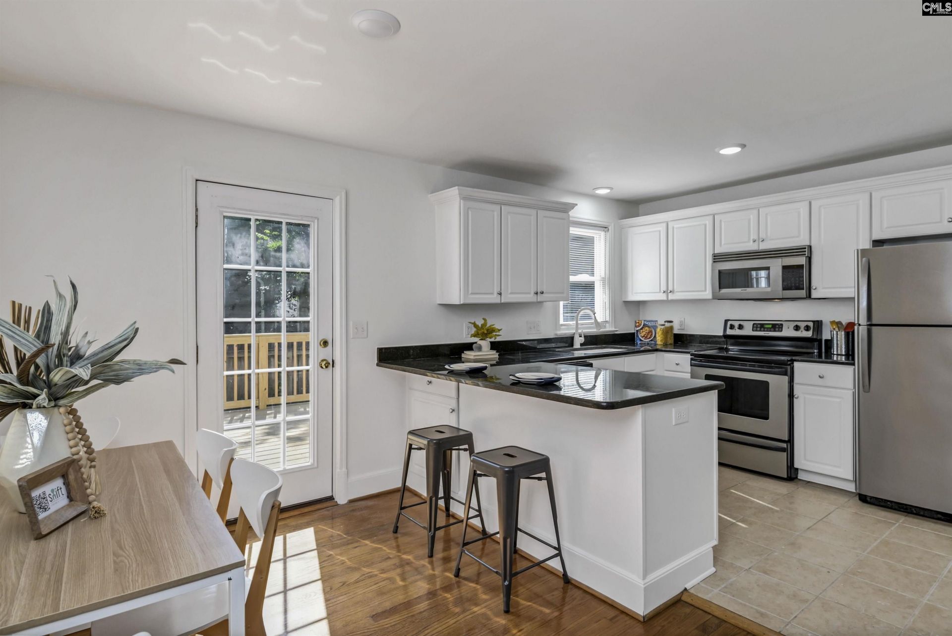 724 Pembroke Avenue  Photo 7