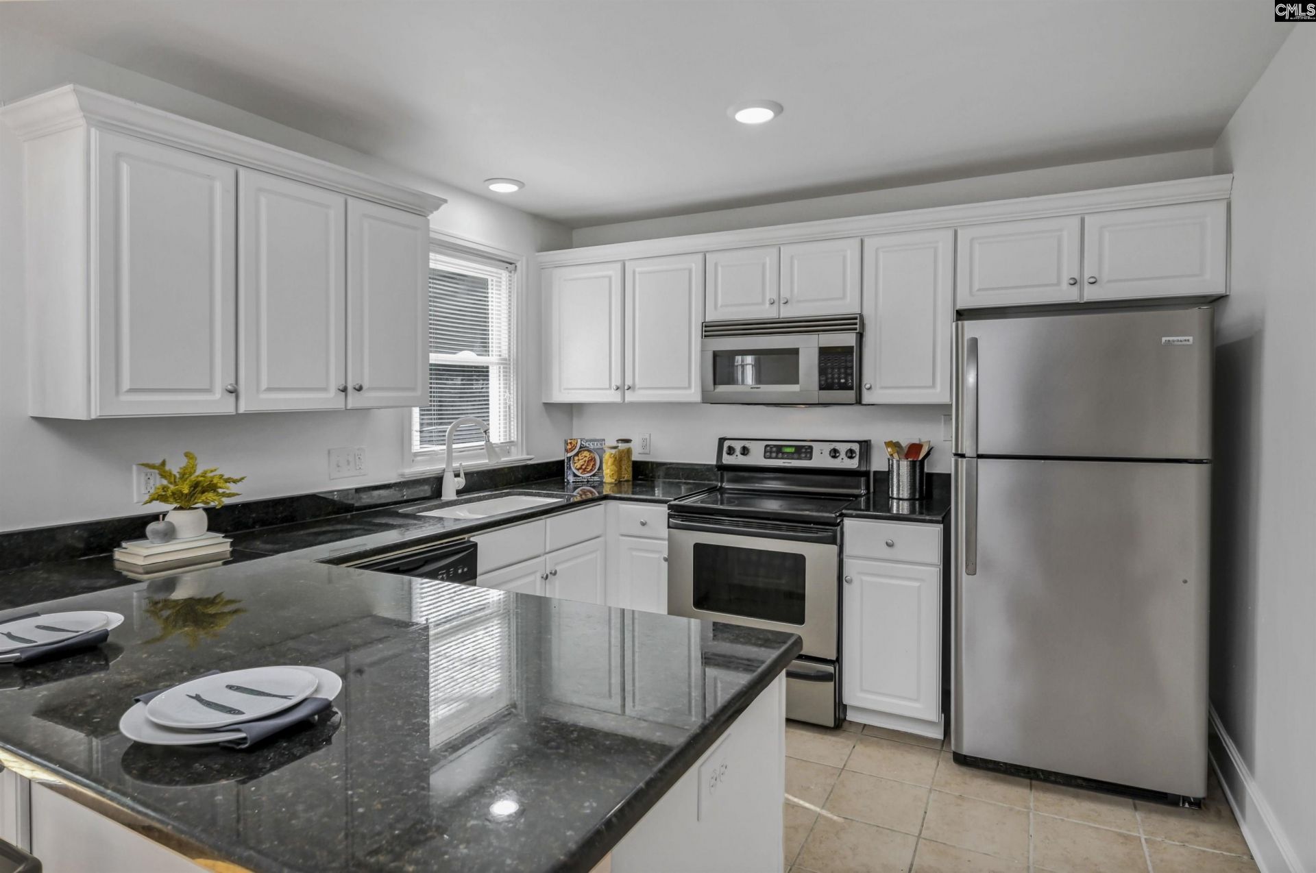724 Pembroke Avenue  Photo 9
