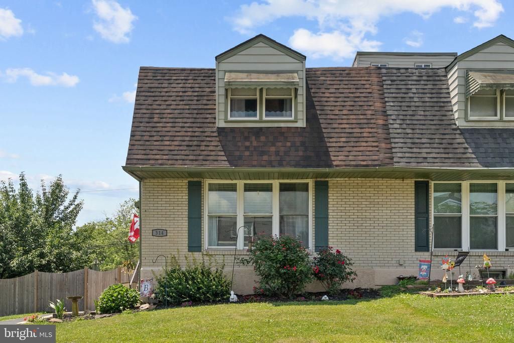 314 E LOGAN STREET , NORRISTOWN, PA 19401