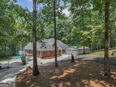 75 Waters Edge Lane, Newnan, GA 30263