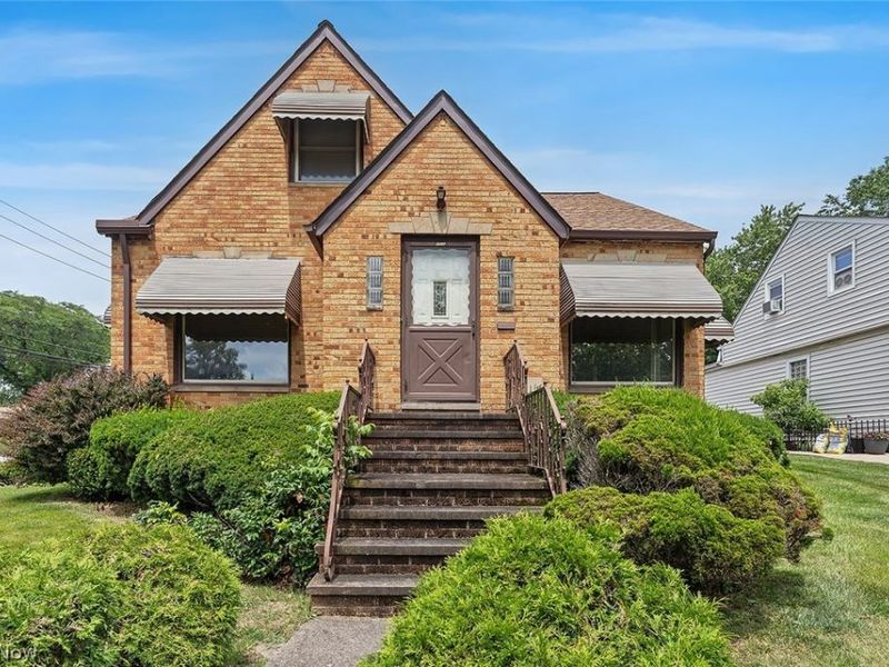 7506 Briarcliff Parkway, Middleburg Heights, OH 44130 Photo 1
