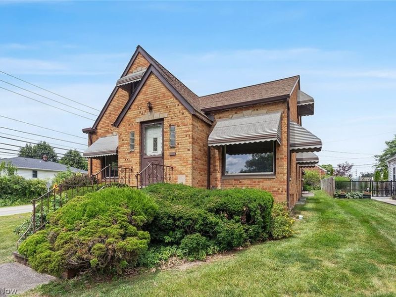 7506 Briarcliff Parkway, Middleburg Heights, OH 44130 Photo 3
