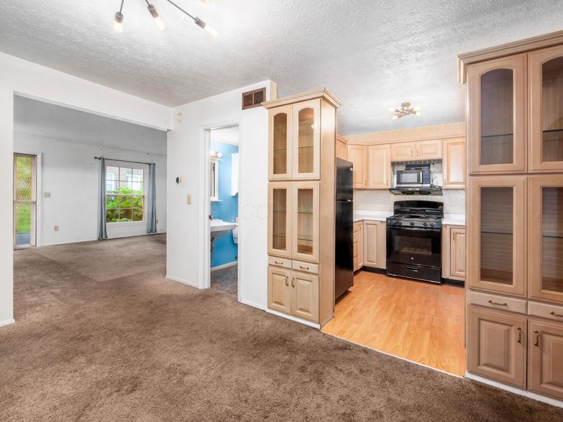 604 Pamlico Street, Unit X8, Columbus, OH 43228 Photo 13