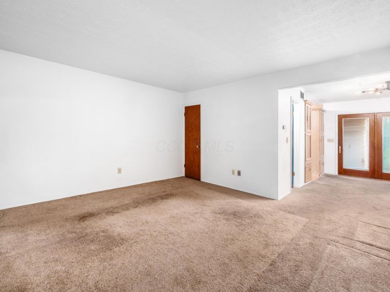 604 Pamlico Street, Unit X8, Columbus, OH 43228 Photo 6