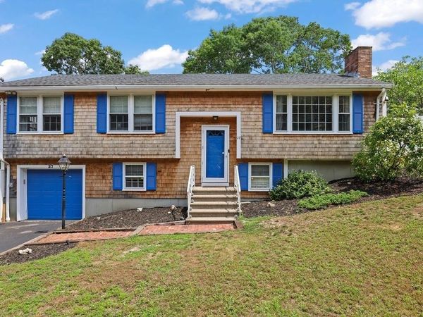 27 Alden Rd, Wareham, MA 02571