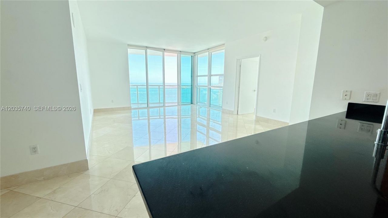 950 Brickell Bay Dr , Unit 3411, Miami, FL 33131 Photo