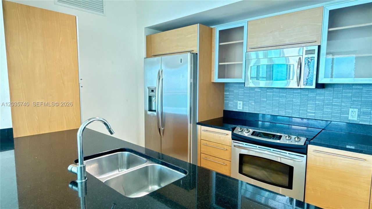 950 Brickell Bay Dr , Unit 3411, Miami, FL 33131 Photo