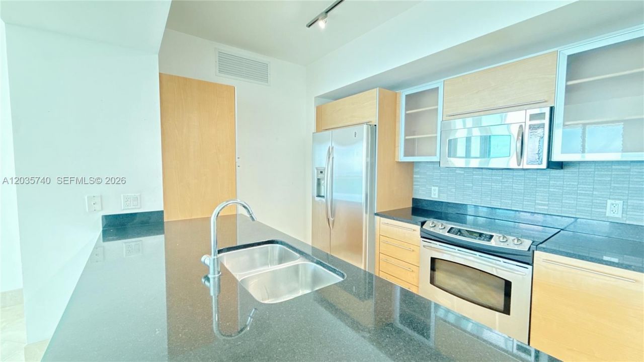 950 Brickell Bay Dr , Unit 3411, Miami, FL 33131 Photo