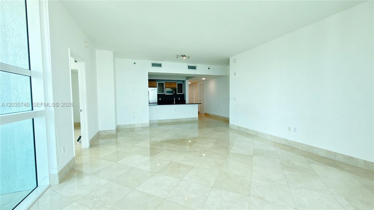 950 Brickell Bay Dr , Unit 3411, Miami, FL 33131 Photo