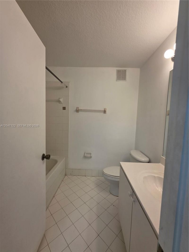 3398 NE 9th Dr , Unit 204, Homestead, FL 33033 Photo