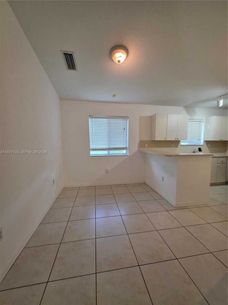 3398 NE 9th Dr , Unit 204, Homestead, FL 33033 Photo