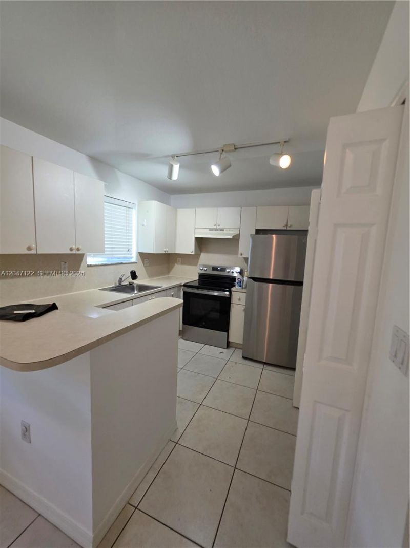 3398 NE 9th Dr , Unit 204, Homestead, FL 33033 Photo
